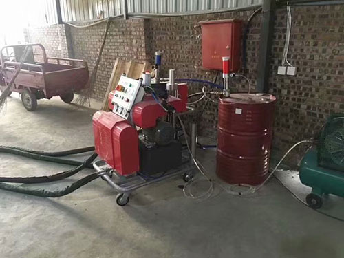 河北噴涂聚脲噴涂機(jī)防腐防水施工設(shè)備(圖2) 防腐聚脲噴涂設(shè)備施工案例